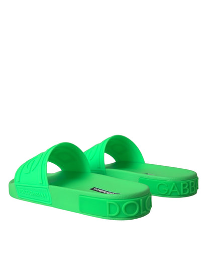 Sandalias de cuero verde para playa