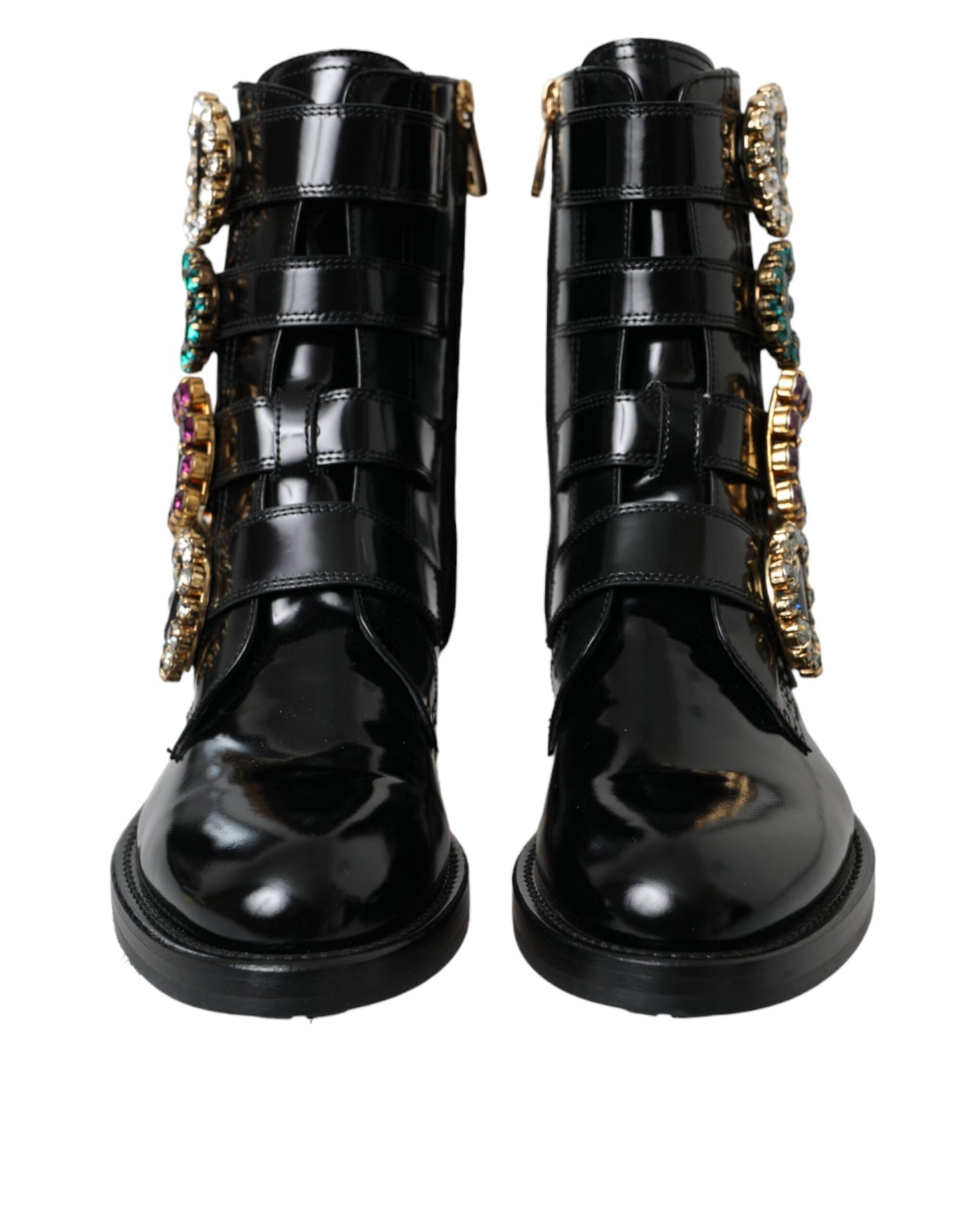 Botas de cuero negro con hebillas de cristal