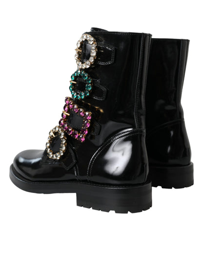 Botas de cuero negro con hebillas de cristal