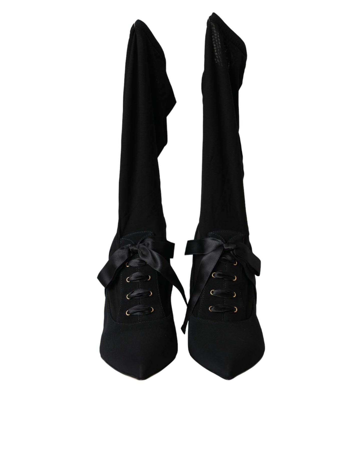 Botas negras de tacón de aguja a media pantorrilla