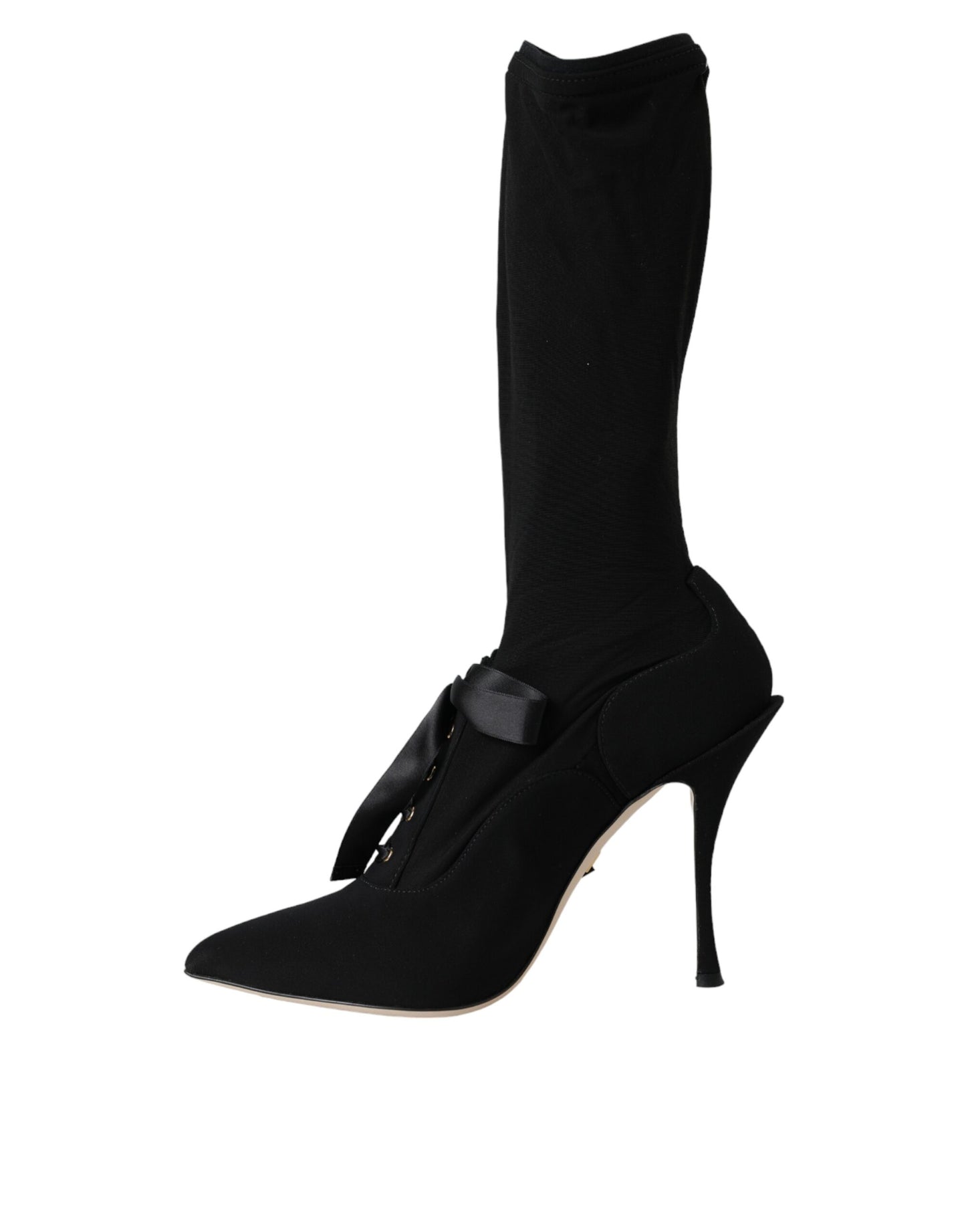 Botas negras de tacón de aguja a media pantorrilla