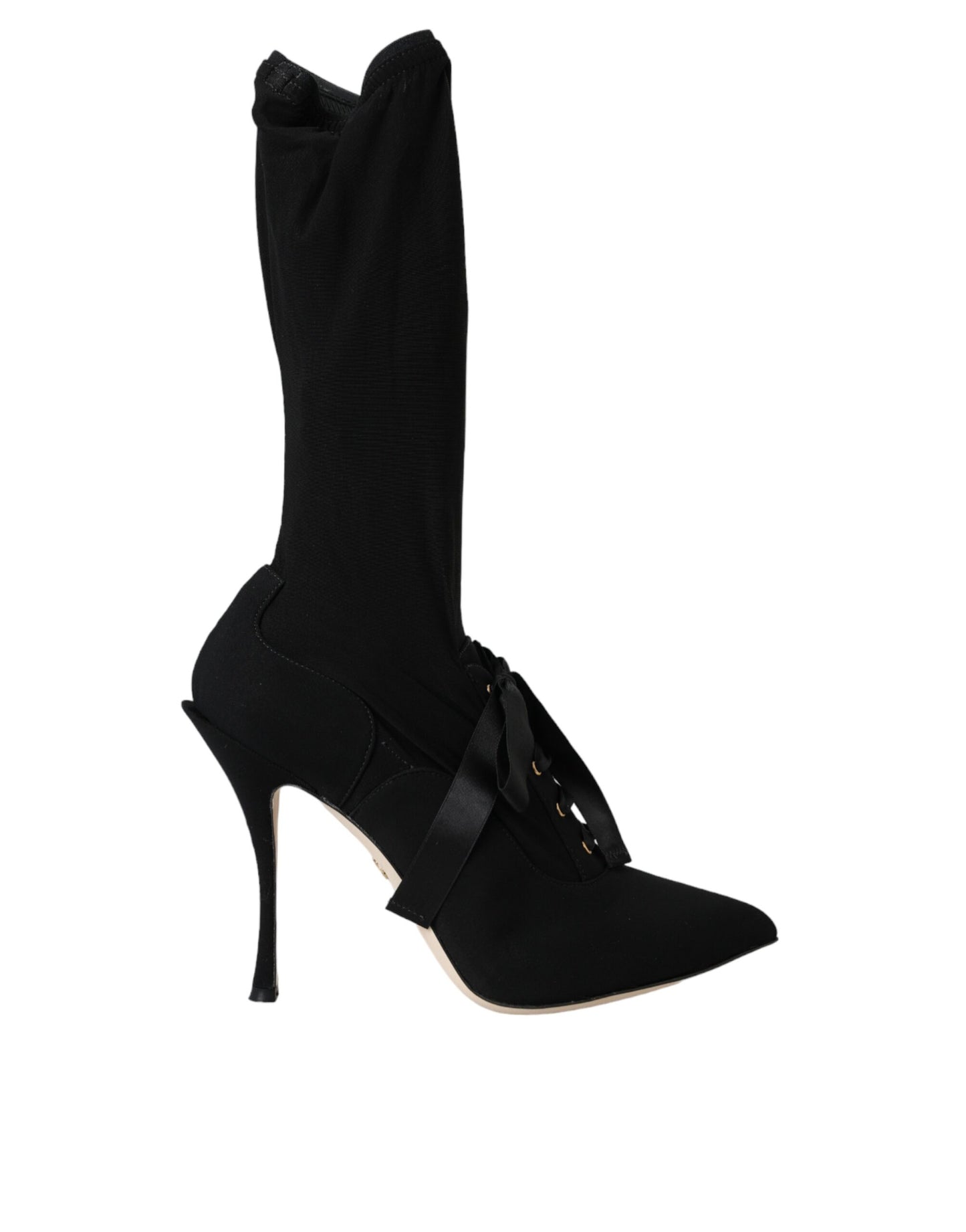 Botas negras de tacón de aguja a media pantorrilla