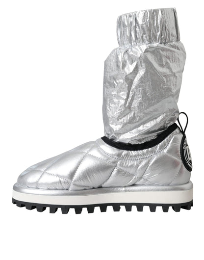 Botas con parche del logotipo acolchado en plata metalizada