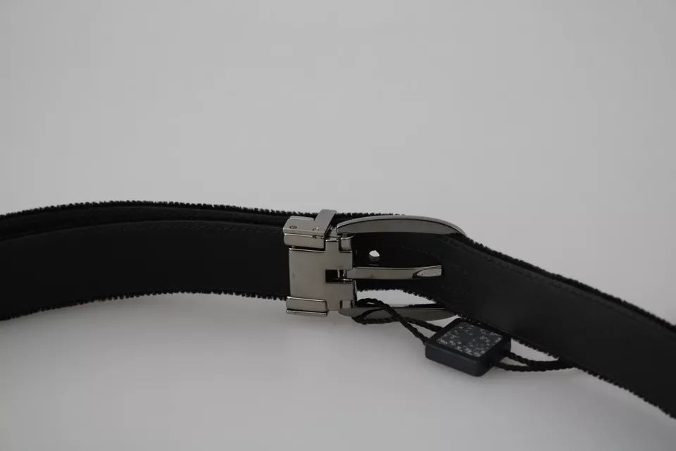 Cinturón de hombre con hebilla metálica plateada y terciopelo negro