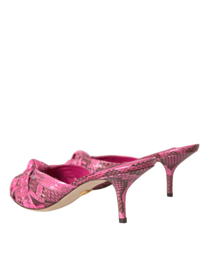 Sandalias de tacón bajo de piel exótica rosa