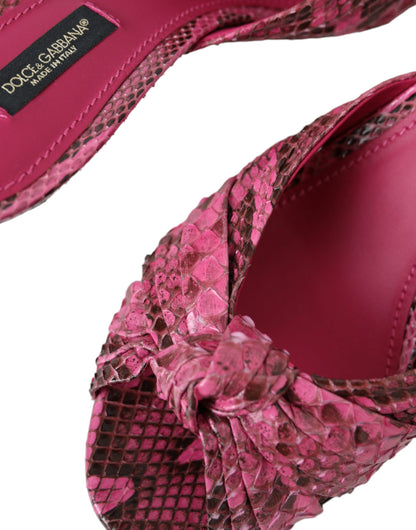 Sandalias de tacón bajo de piel exótica rosa