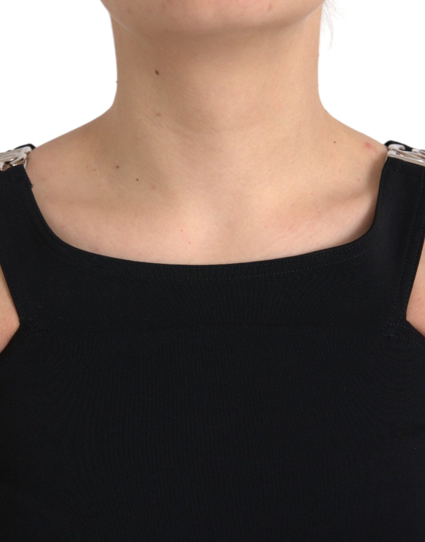 Top corto negro sin mangas con cuello redondo