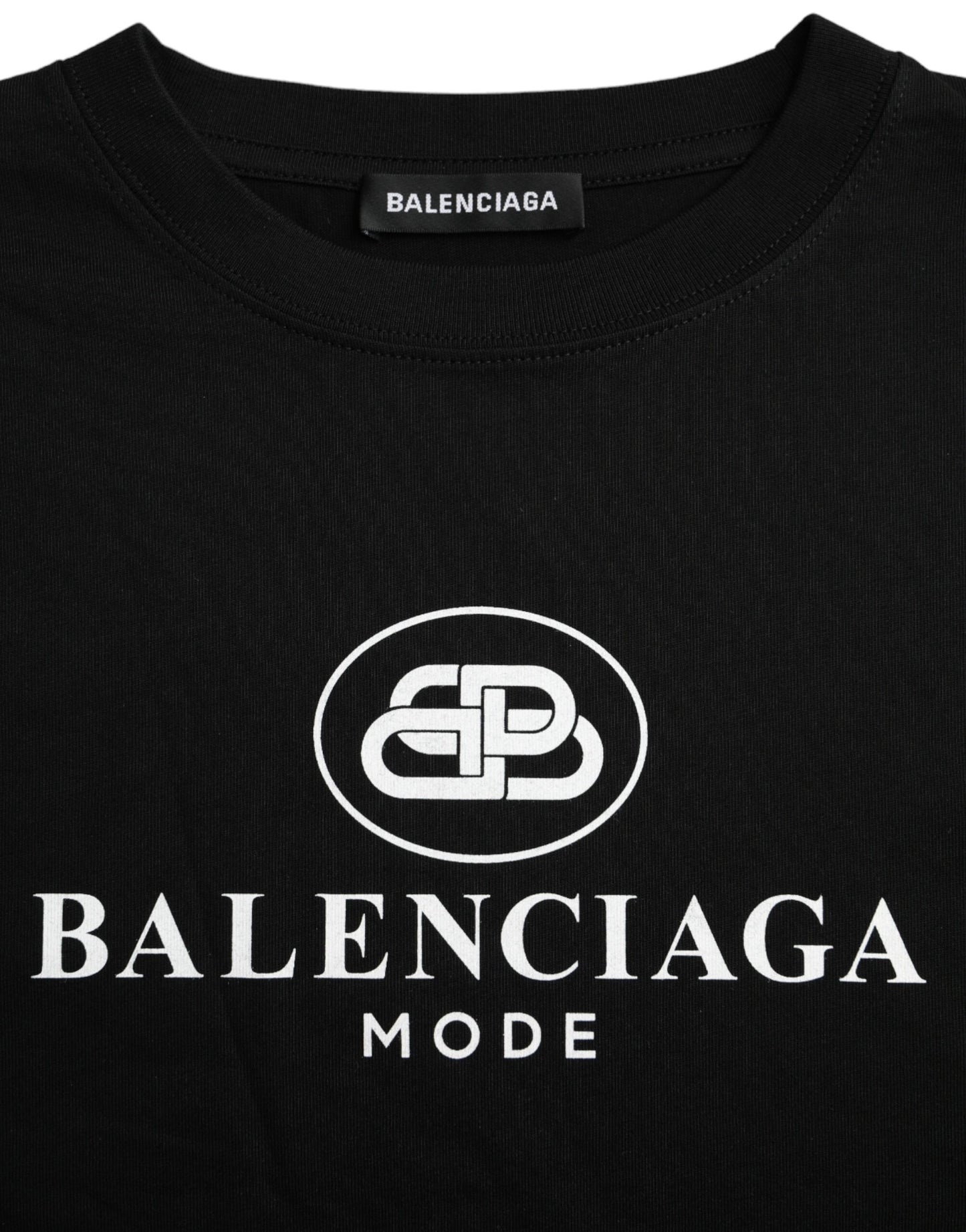 Camiseta de algodón negra con cuello redondo y manga corta con logotipo