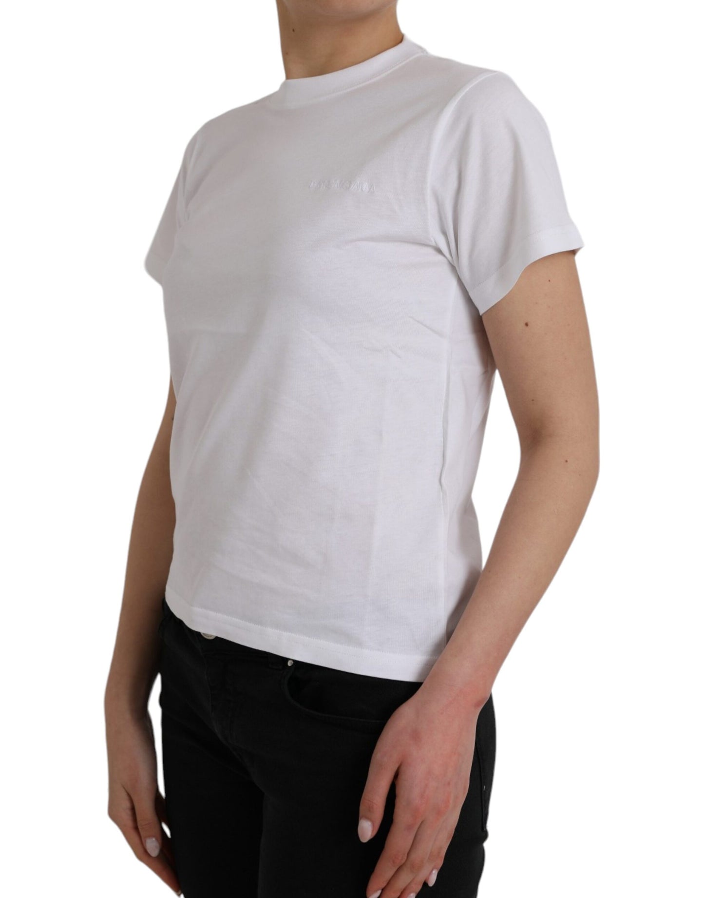 Camiseta blanca de algodón con cuello redondo y manga corta