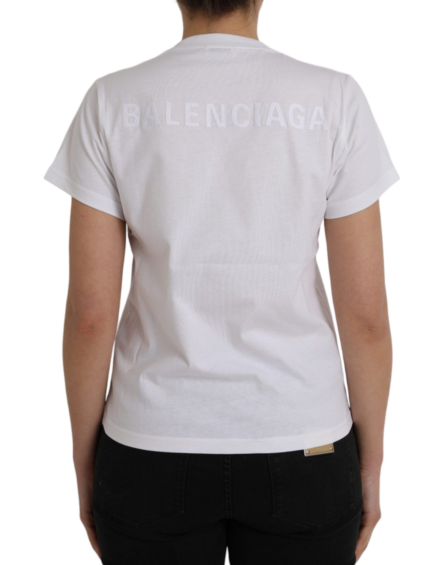 Camiseta blanca de algodón con cuello redondo y manga corta