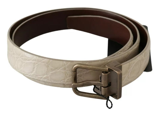 Cinturón de cuero con hebilla dorada color crema beige