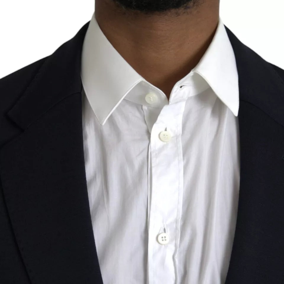 Blazer de lana azul con muesca y botonadura sencilla