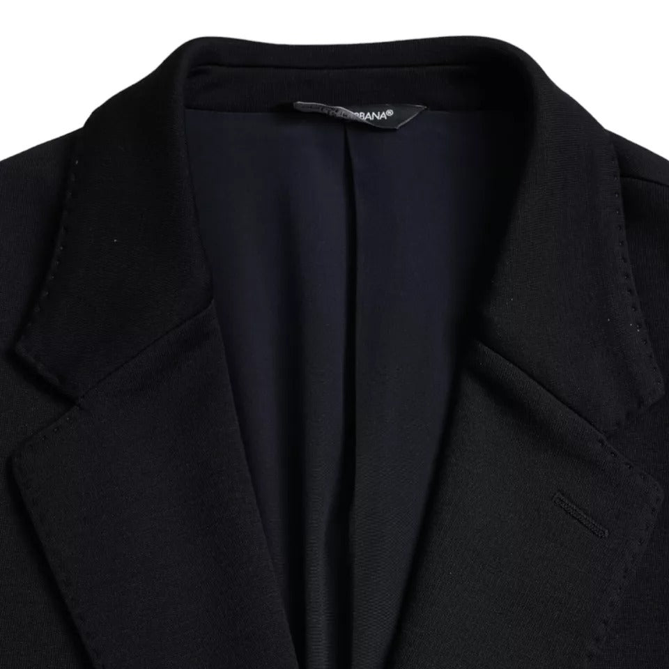 Blazer de lana azul con muesca y botonadura sencilla