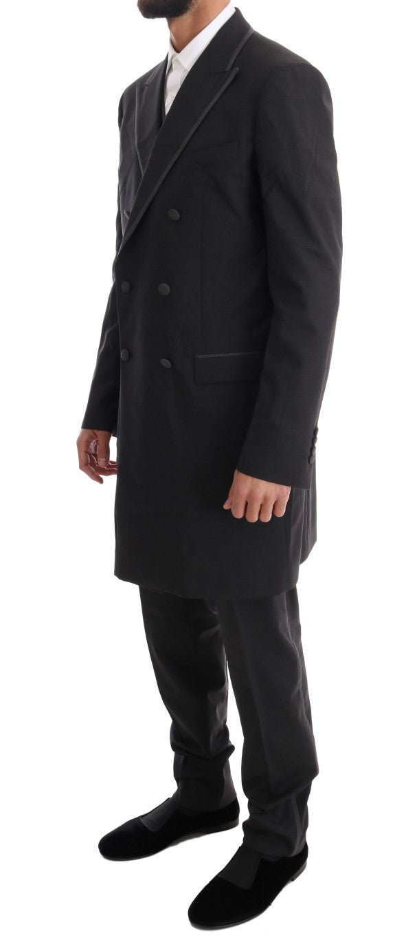 Elegante traje gris cruzado de lana