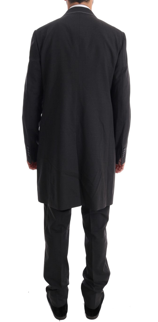Elegante traje gris cruzado de lana