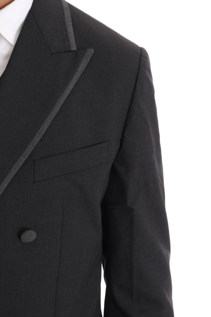 Elegante traje gris cruzado de lana