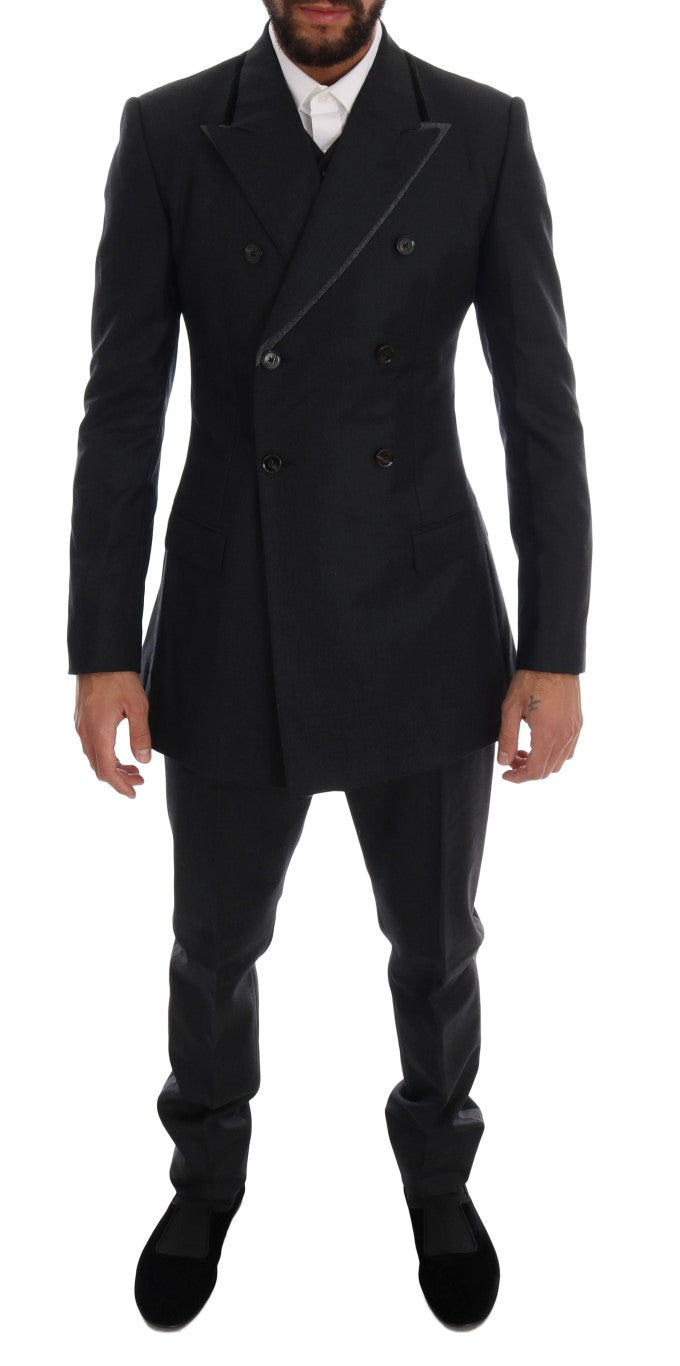 Elegante traje gris cruzado de lana