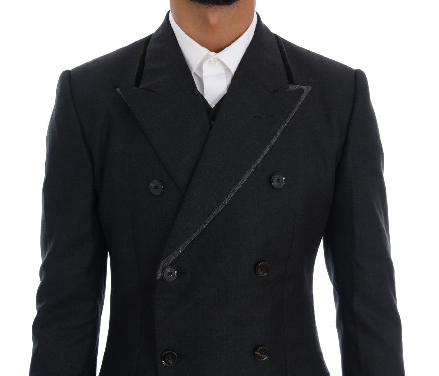 Elegante traje gris cruzado de lana