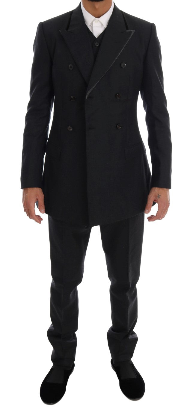 Elegante traje gris cruzado de lana