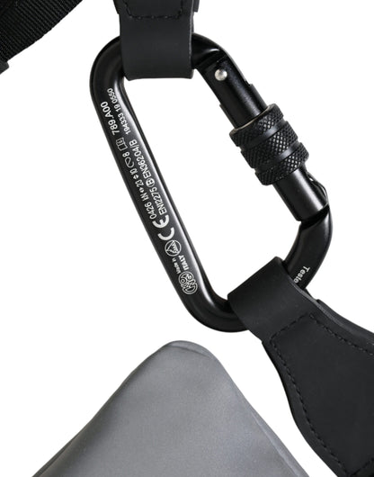 Riñonera de neopreno gris con cremallera y logotipo