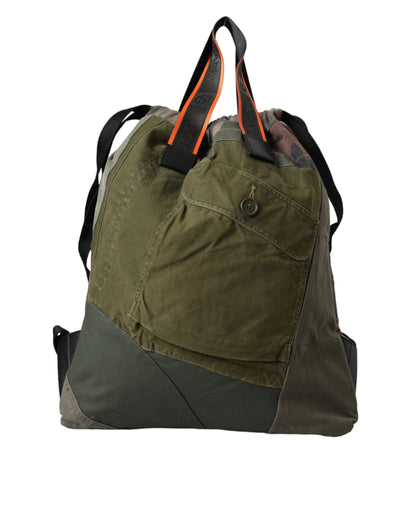 Mochila con parches de color verde militar