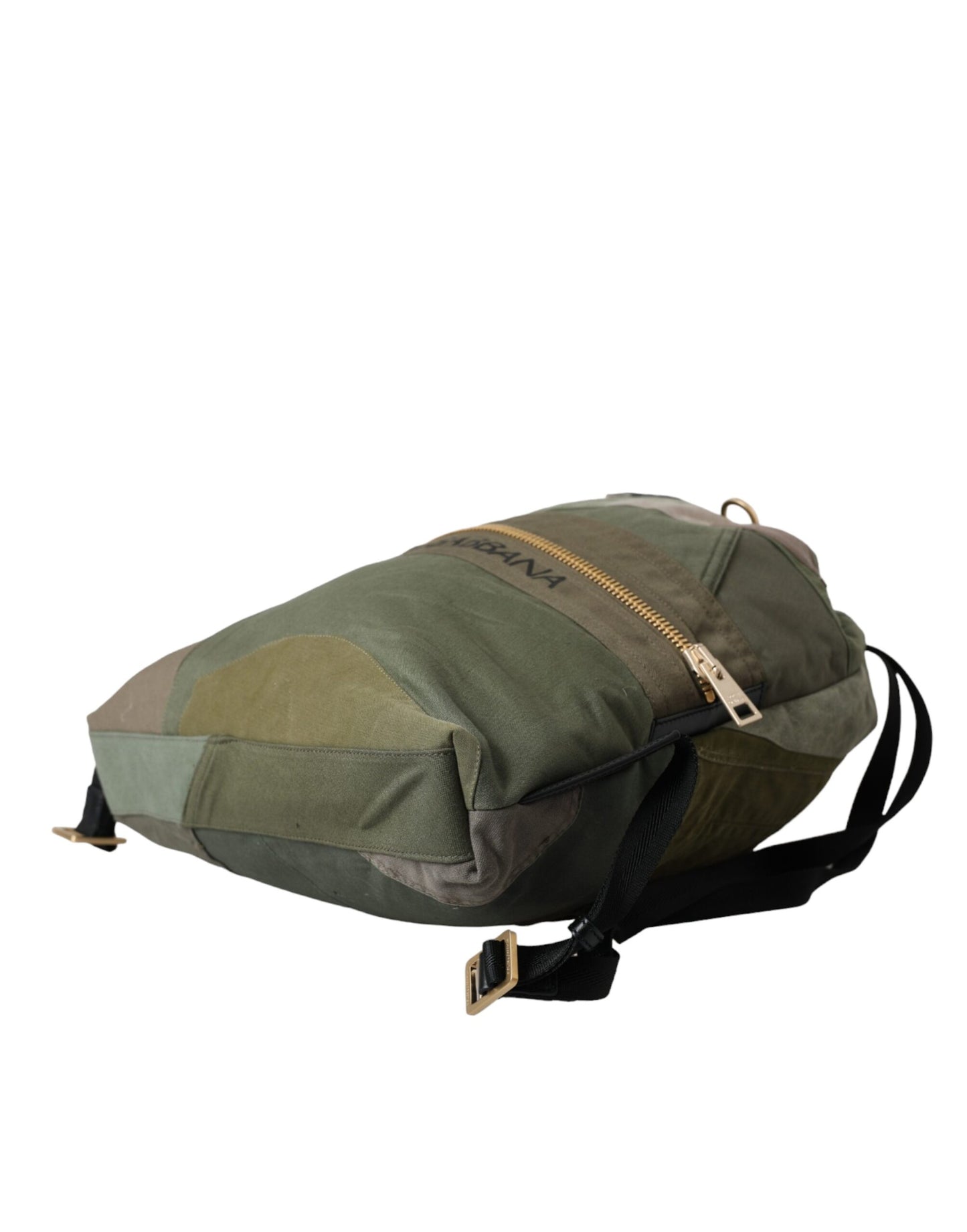 Mochila con parches de color verde militar