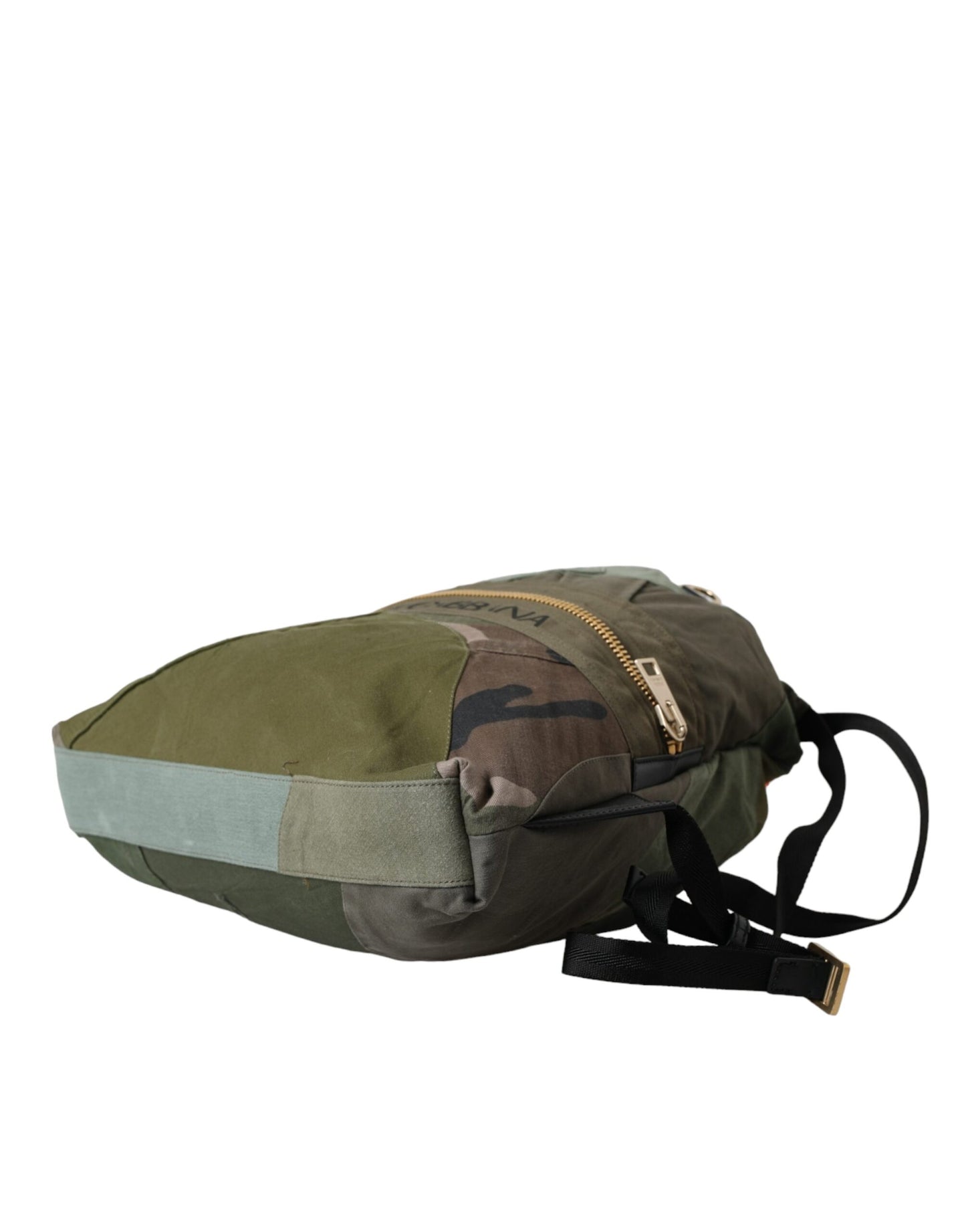 Mochila con parches de color verde militar