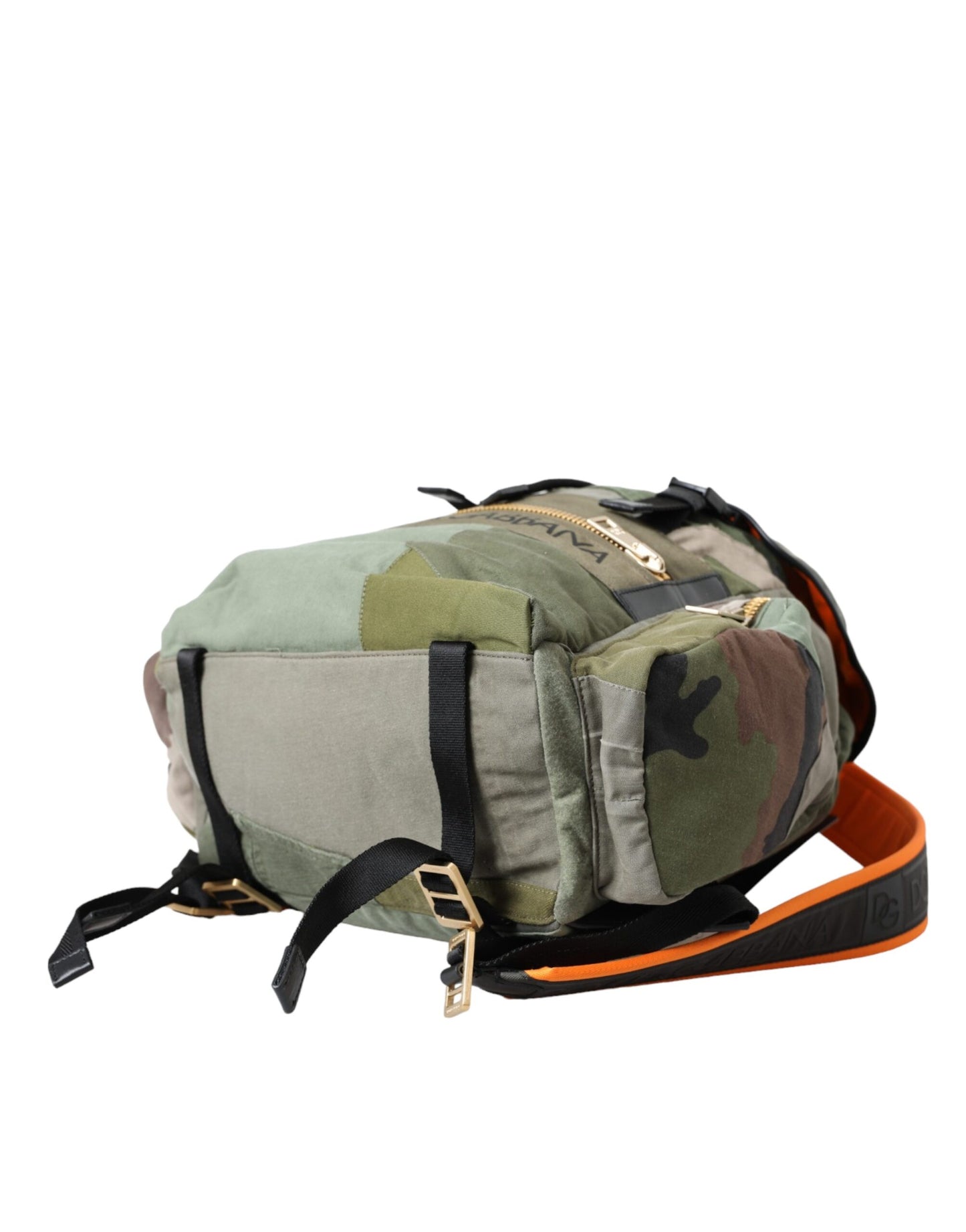 Mochila con parches de color verde militar