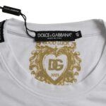 Camiseta blanca de algodón con cuello redondo y manga corta