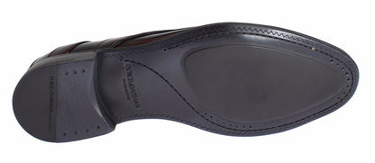 Elegantes zapatos de vestir de cuero con rayas burdeos negras