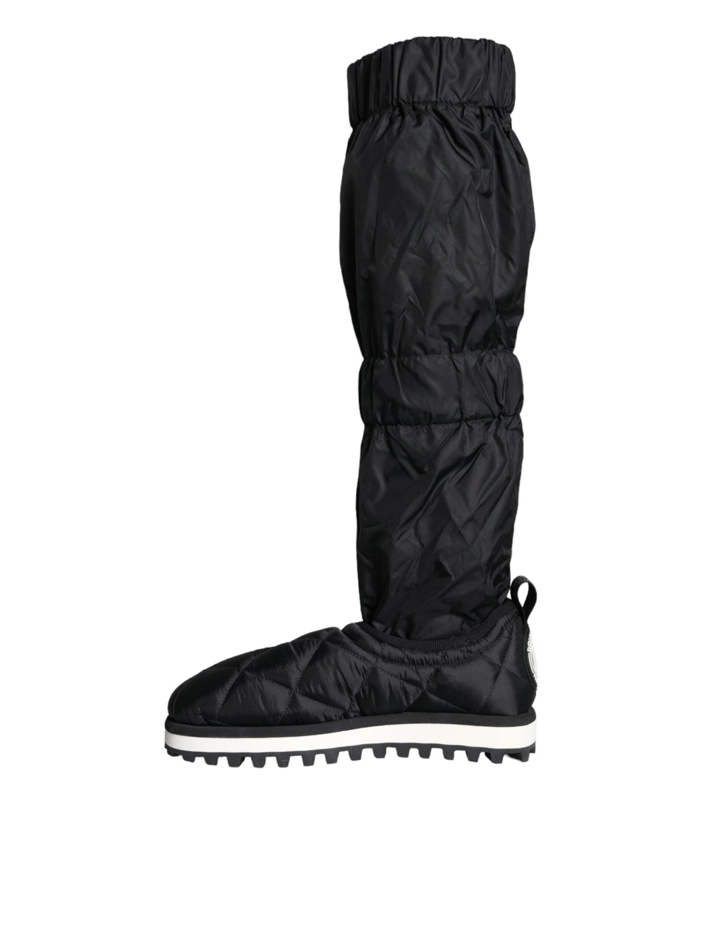 Botas altas acolchadas negras, zapatillas deportivas