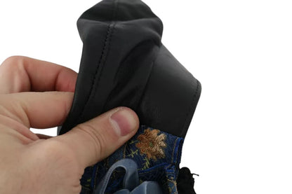 Gorra de violinista de cuero negro con cuentas de cristal y cinta dorada