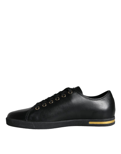 Zapatillas clásicas de cuero negro dorado