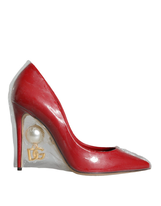 Zapatos de tacón con perlas sintéticas y charol rojo