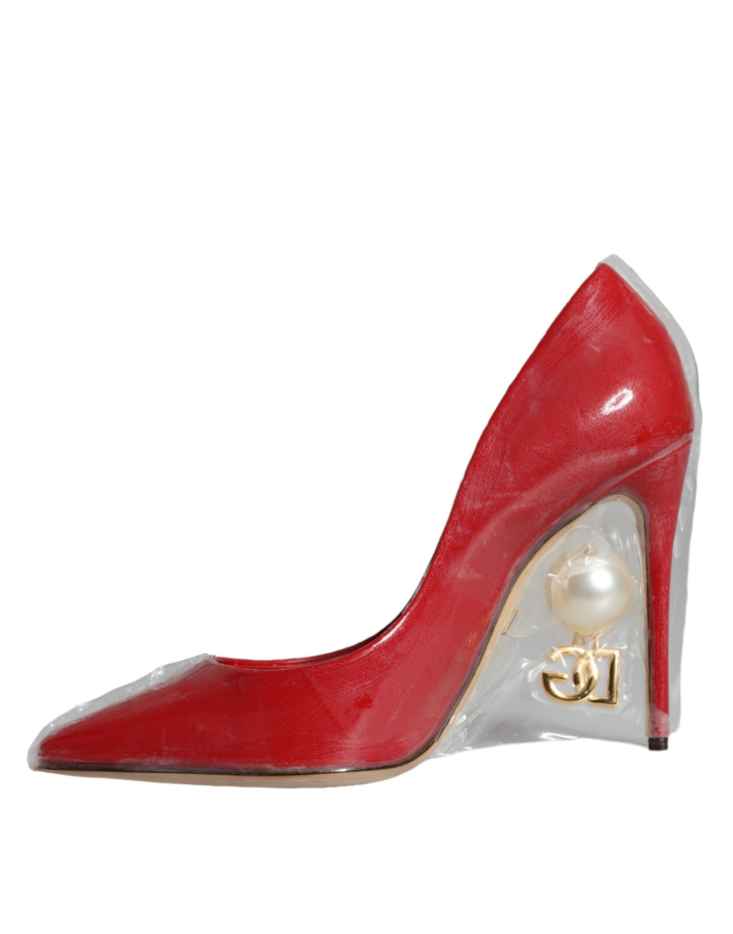 Zapatos de tacón con perlas sintéticas y charol rojo