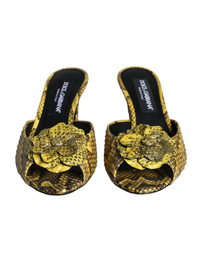 Sandalias de tacón de bloque de cuero amarillo
