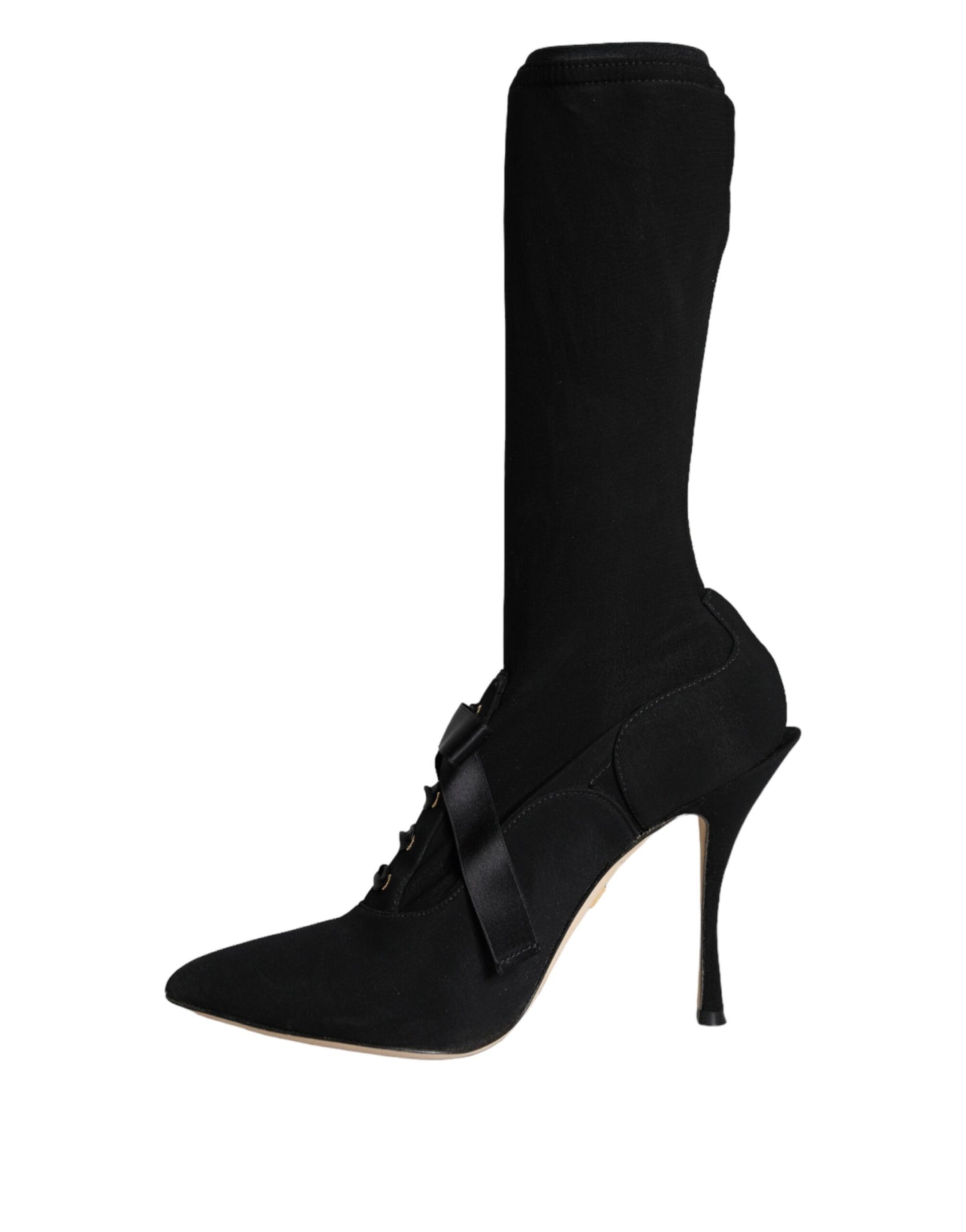 Botas negras de tacón de aguja a media pantorrilla