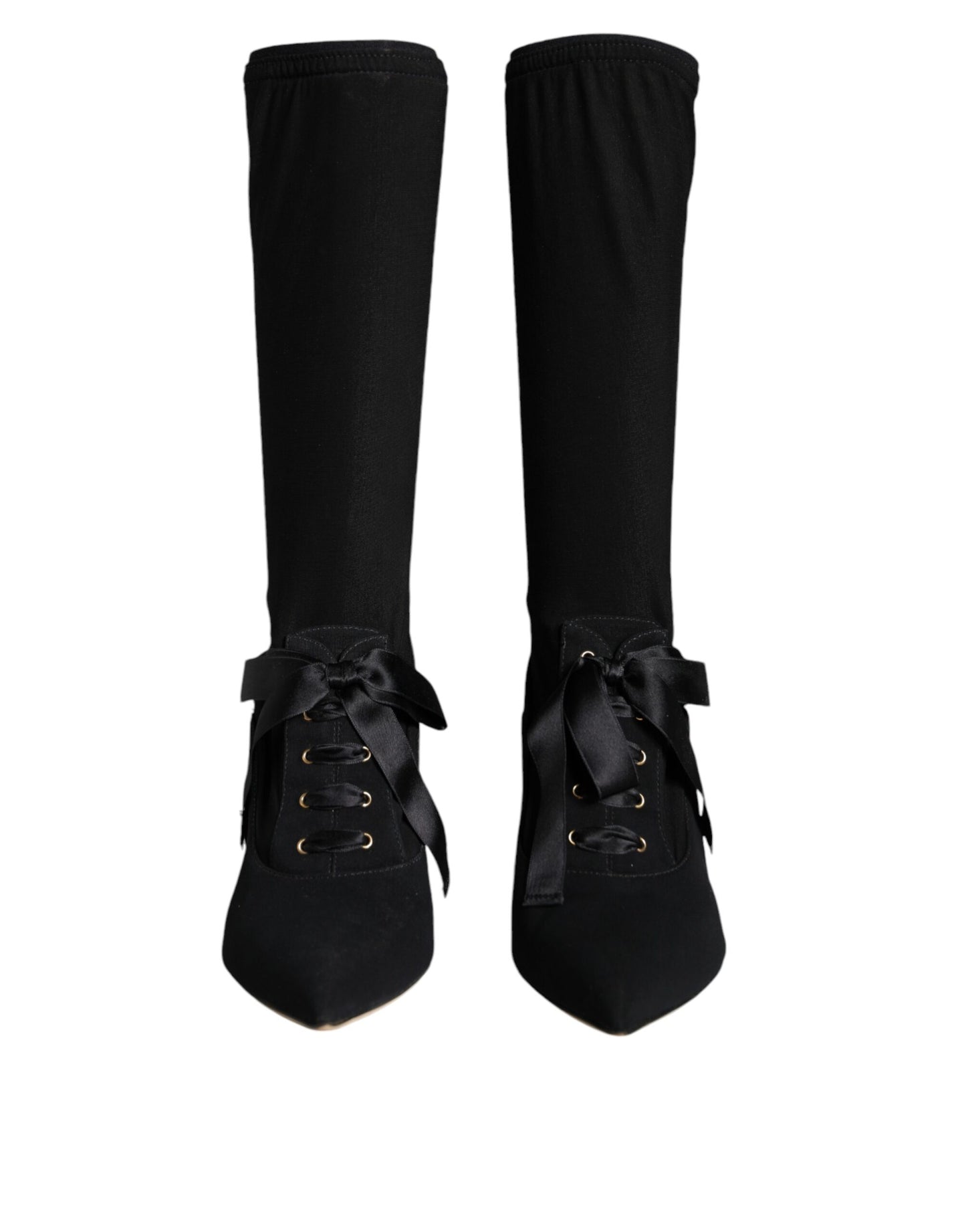 Botas negras de tacón de aguja a media pantorrilla