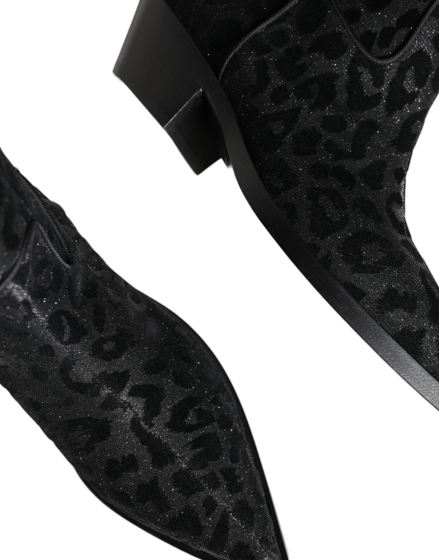 Botas vaqueras de leopardo negras y grises