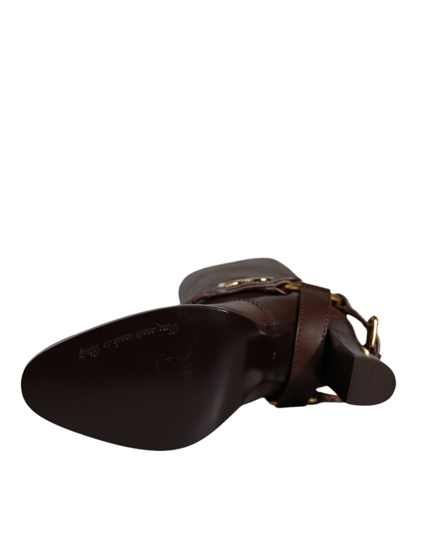 Botas altas de cuero marrón con logo dorado