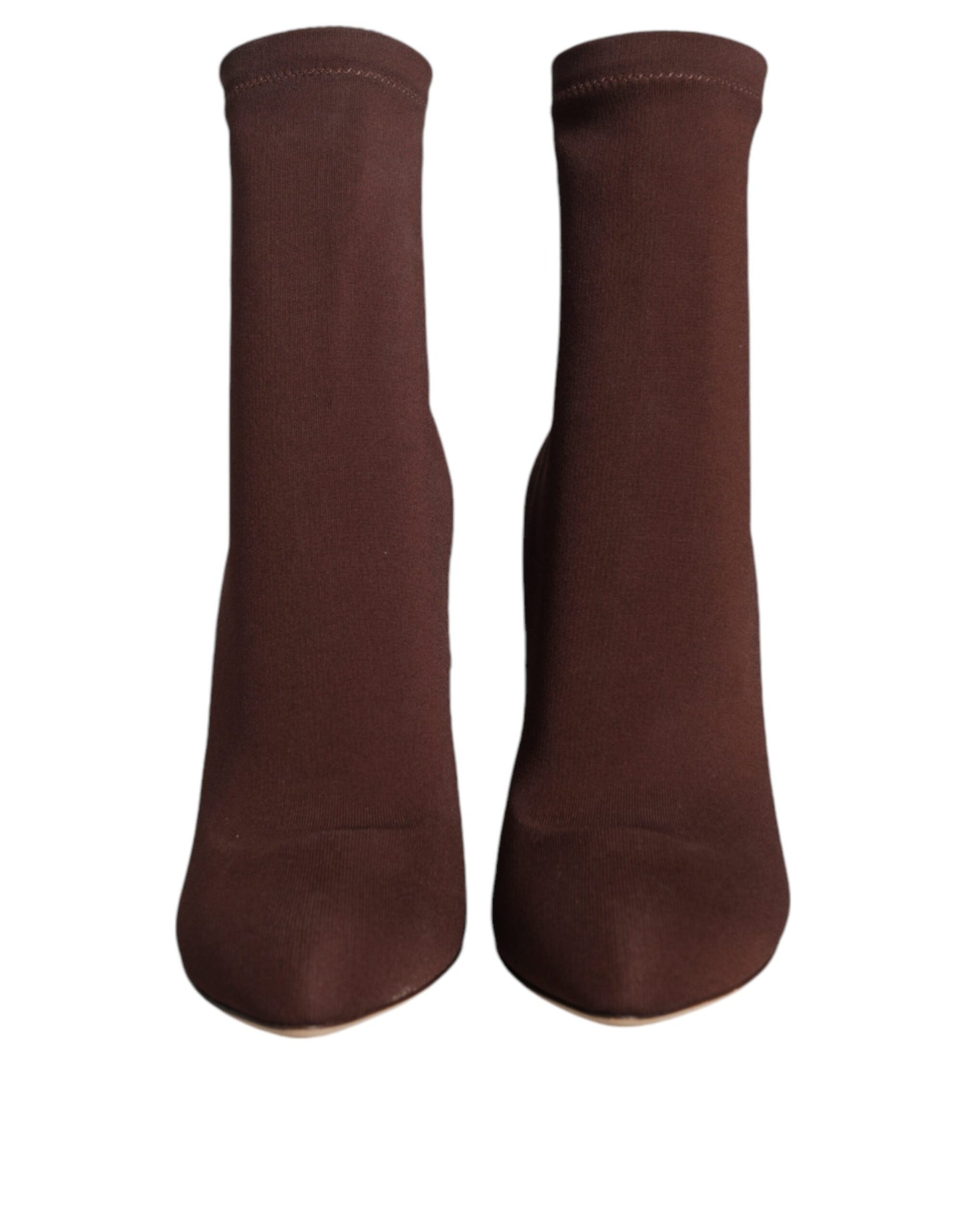 Calcetines y botines con tacones de aguja marrones