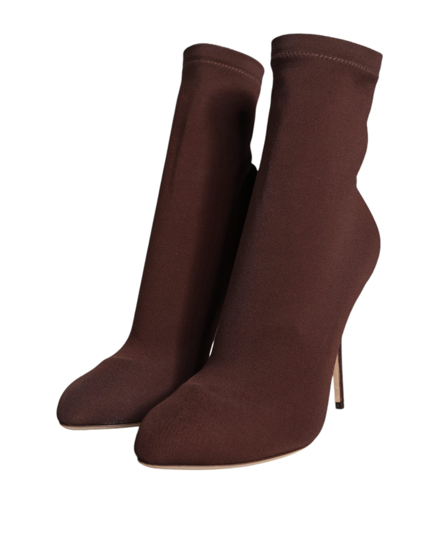 Calcetines y botines con tacones de aguja marrones