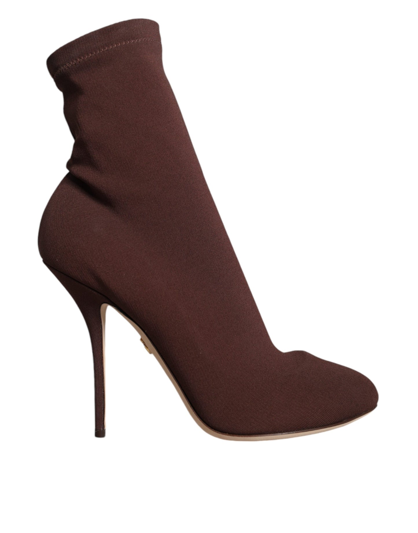 Calcetines y botines con tacones de aguja marrones