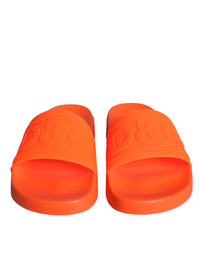Sandalias de goma naranja para playa