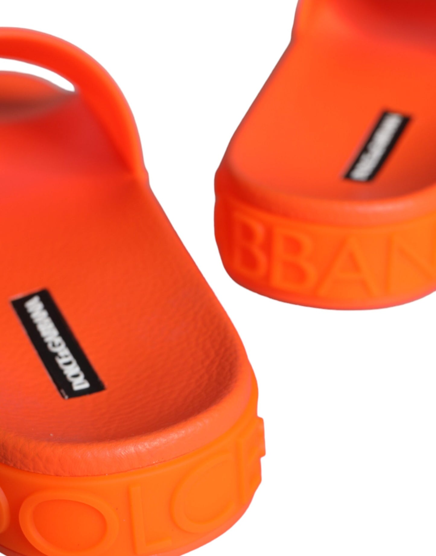 Sandalias de goma naranja para playa