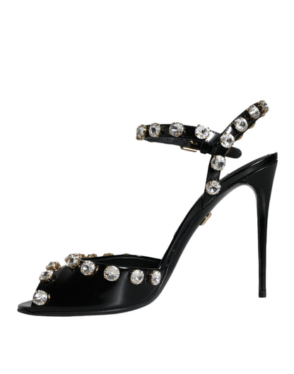 Sandalias de cuero negro con tiras de cristal en el tobillo