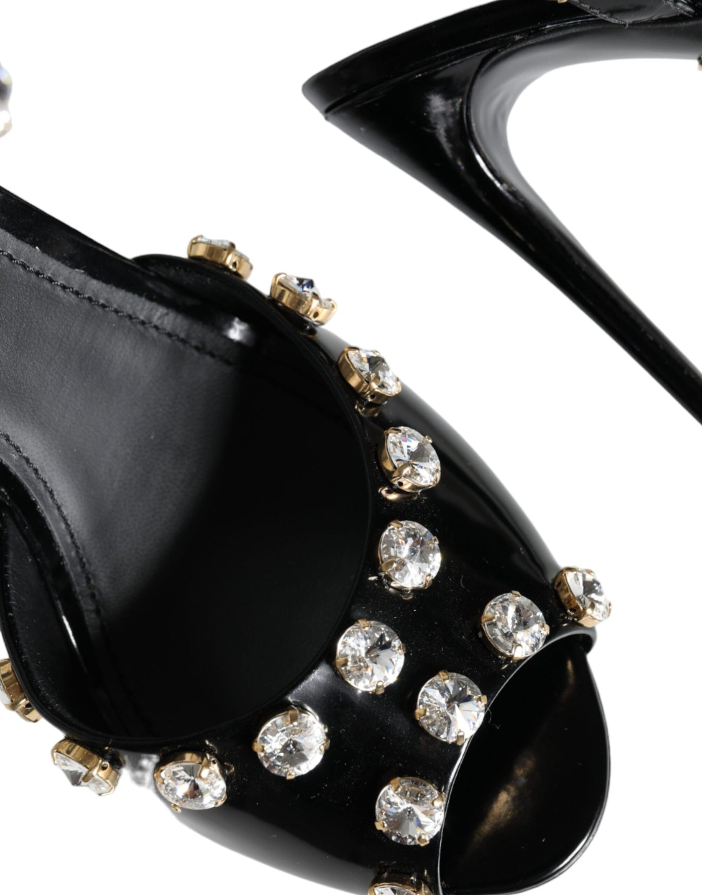Sandalias de cuero negro con tiras de cristal en el tobillo