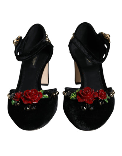 Zapatos de tacón con tiras al tobillo y rosas de terciopelo negro