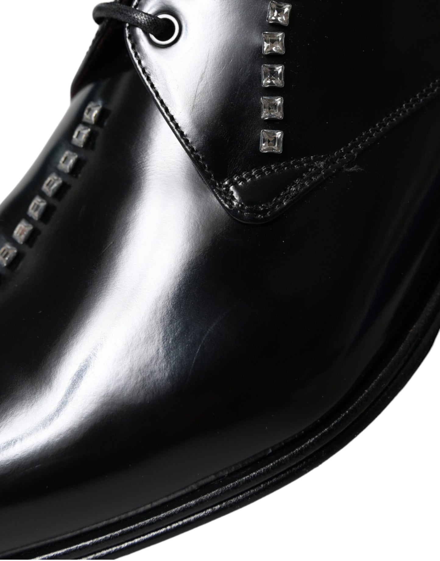 Zapatos formales de cuero negro con cristales