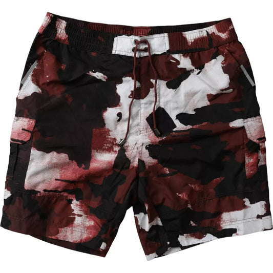 Traje de baño corto con estampado de camuflaje multicolor y logotipo de DG